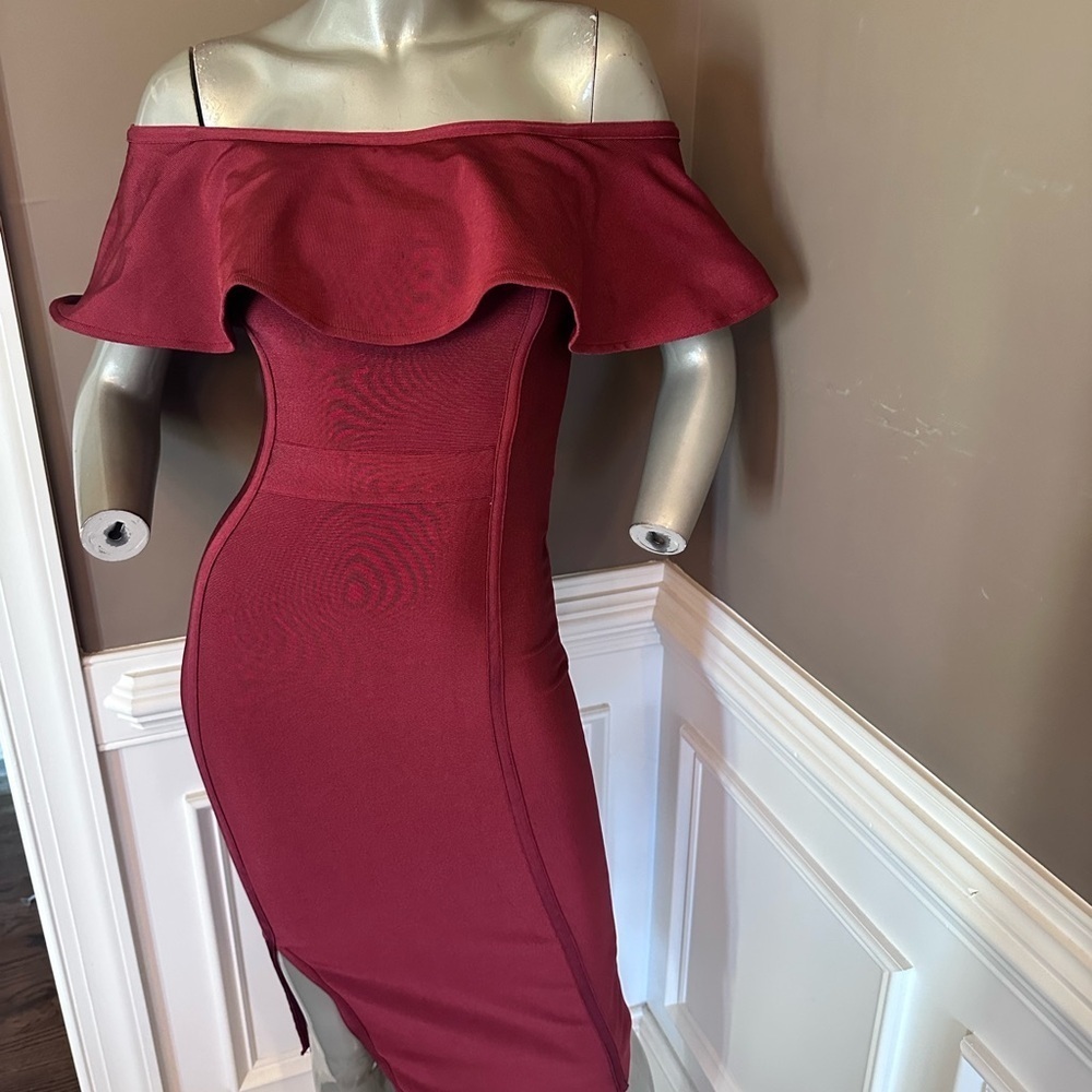 NWT Fashion Nova Off The Shoulder Bandage Bodycon Dress  Red Sz XS - Picture 2 of 5